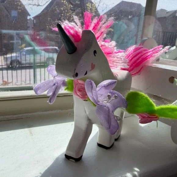 Le toy van Pink and White Toy Horse Carriage - Picture 5 of 7